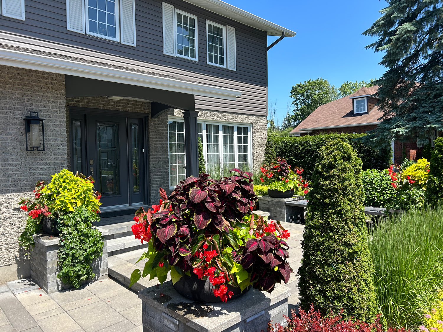 Entretien complet de terrain résidentiel haut de gamme — Gatineau